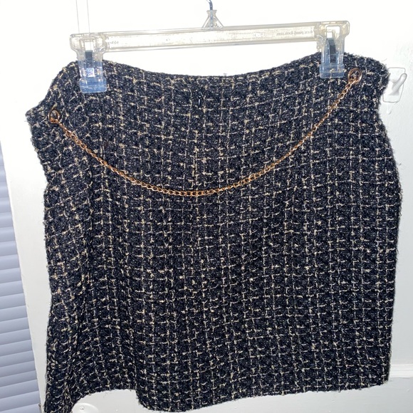 Black Skirt with Hip Chain - Picture 2 of 2